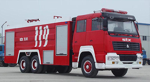 斯太爾后雙橋水罐消防車